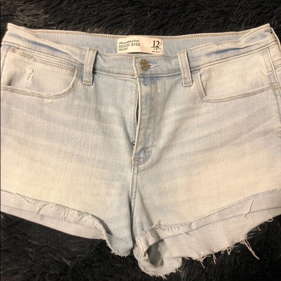 Abercrombie and Fitch Jean shorts - Picture 2 of 2
